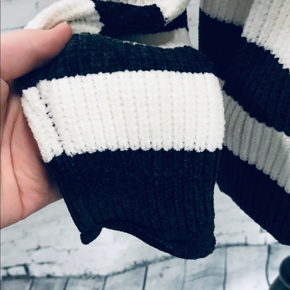 Black and white velvet knit - Picture 2 of 3